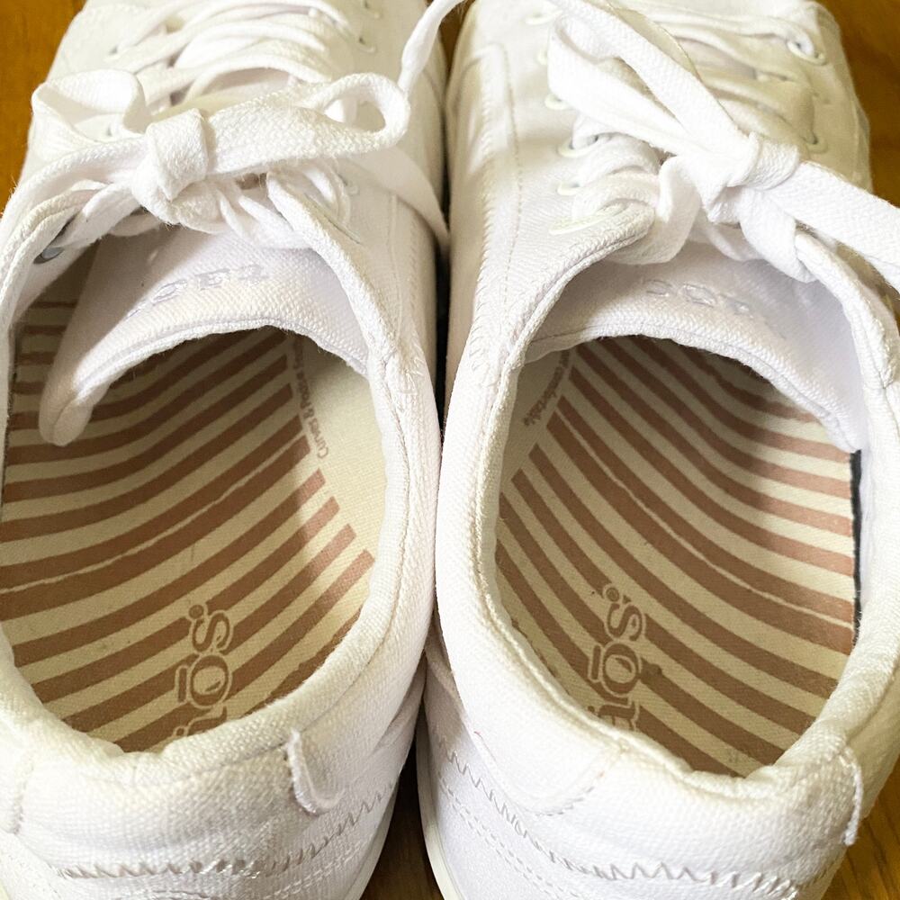 Taos White Star Sneakers Size 9.5W - Picture 5 of 7